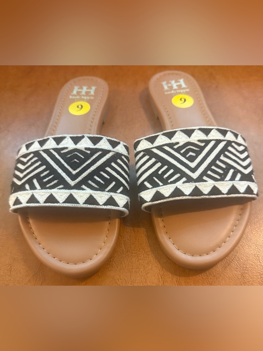 Haute Hippie Slide Sandals Sz 9 Black Aztec Embroidered Boho EUC - Picture 2 of 7